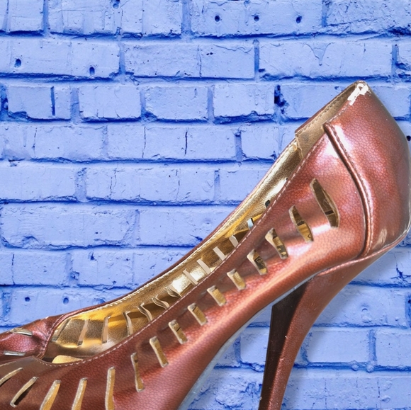 If Carrini Bronze Heels - Picture 12 of 13